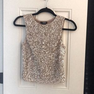 Express sequence sleeveless top